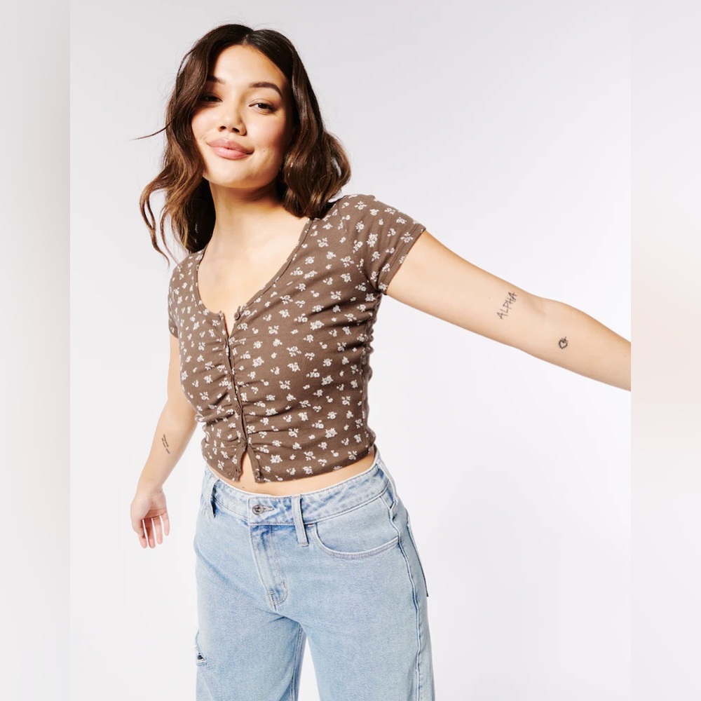 Hollister Floral Cinch V-Neck T-Shirt Size XS